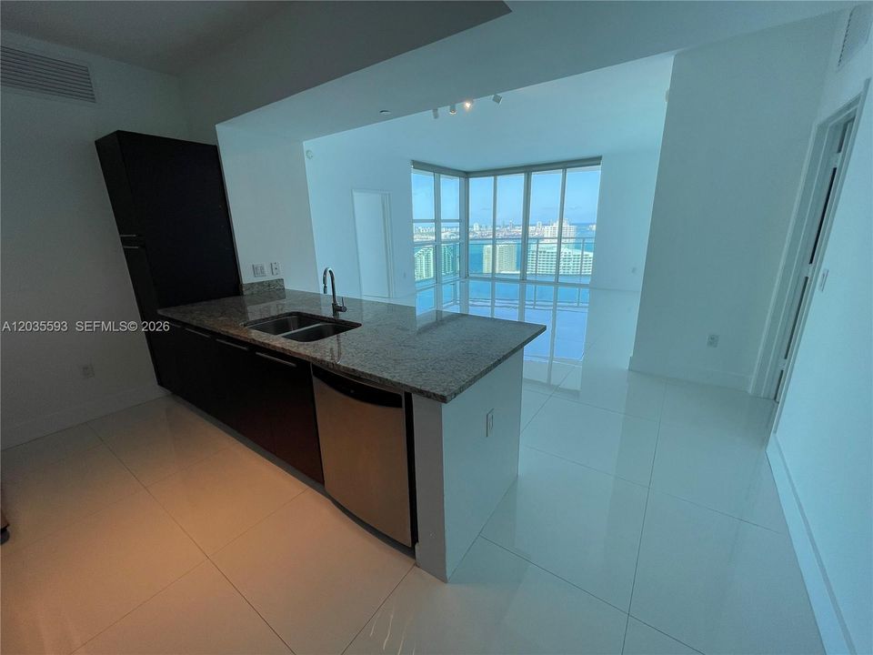 For Rent: $5,800 (2 beds, 2 baths, 1278 Square Feet)