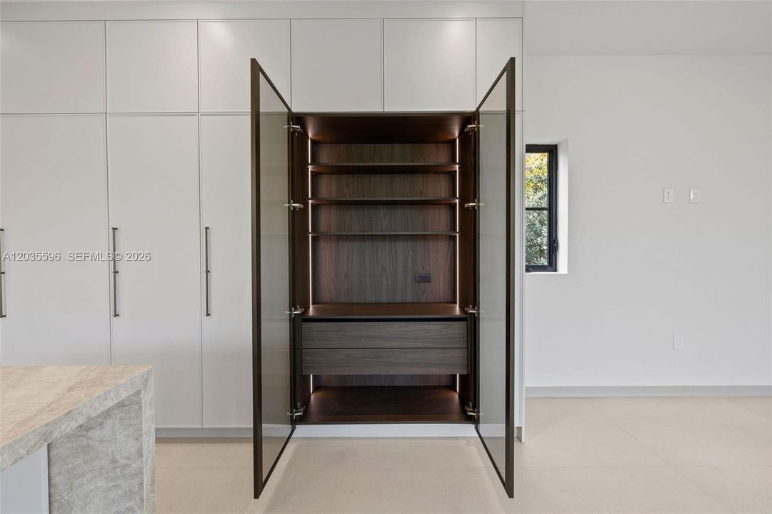 En Venta: $6,995,000 (4 camas, 4 baños, 3686 Pies cuadrados)