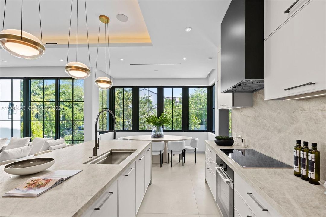 En Venta: $6,995,000 (4 camas, 4 baños, 3686 Pies cuadrados)