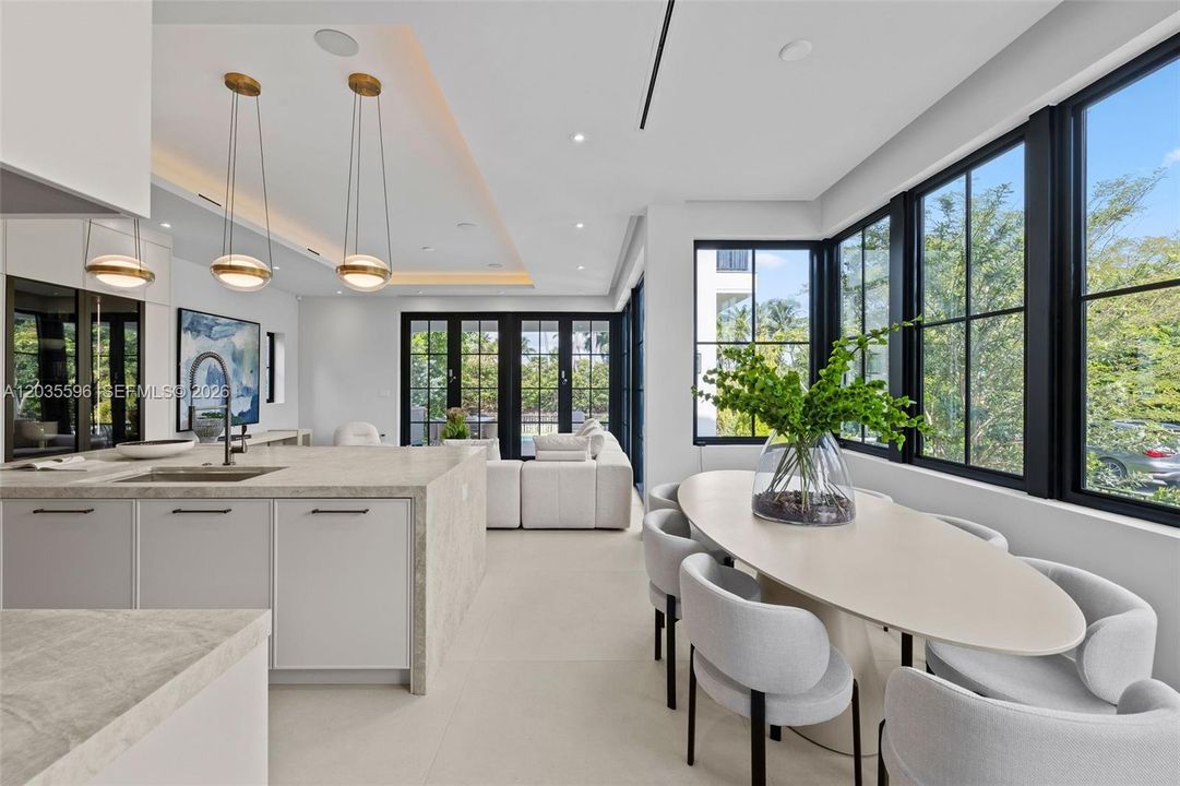 En Venta: $6,995,000 (4 camas, 4 baños, 3686 Pies cuadrados)