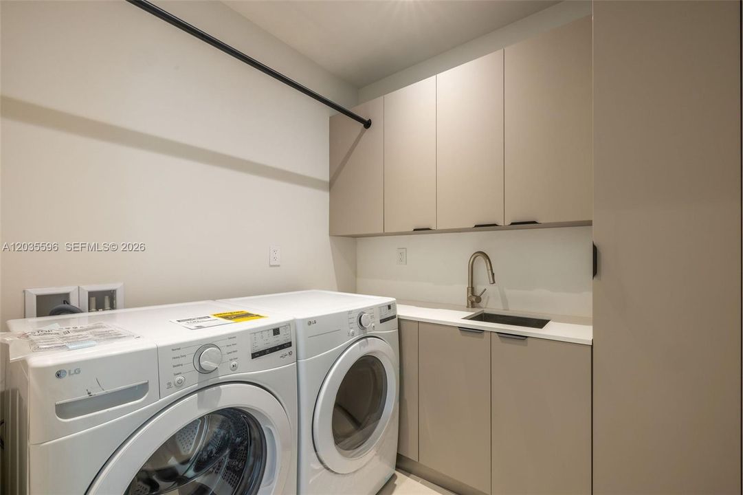 En Venta: $6,995,000 (4 camas, 4 baños, 3686 Pies cuadrados)