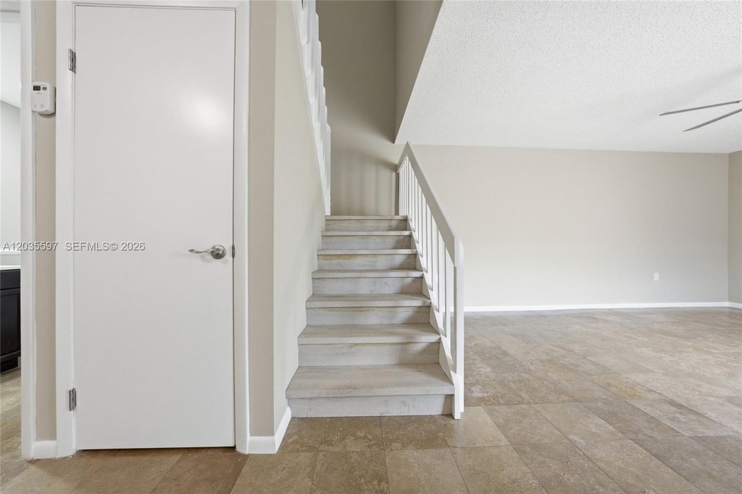 En Venta: $390,000 (3 camas, 2 baños, 1488 Pies cuadrados)