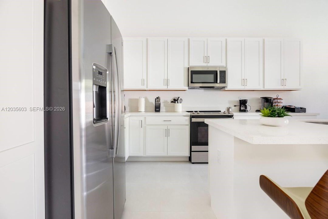 For Rent: $4,700 (4 beds, 3 baths, 1997 Square Feet)