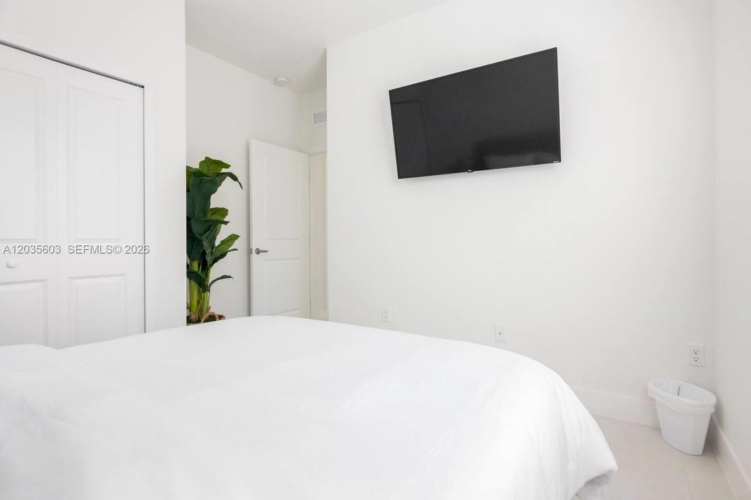 For Rent: $4,700 (4 beds, 3 baths, 1997 Square Feet)