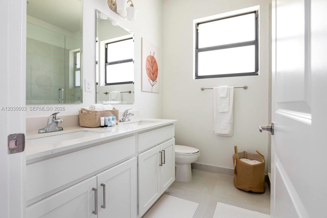 For Rent: $4,700 (4 beds, 3 baths, 1997 Square Feet)