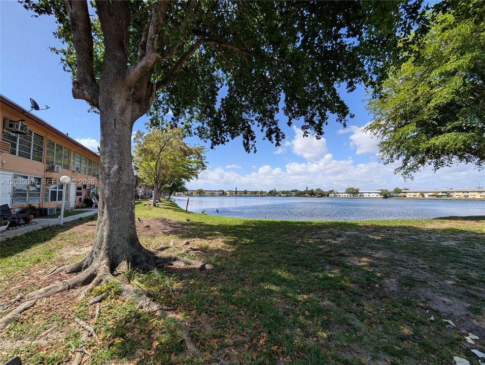 For Sale: $107,800 (1 beds, 1 baths, 708 Square Feet)