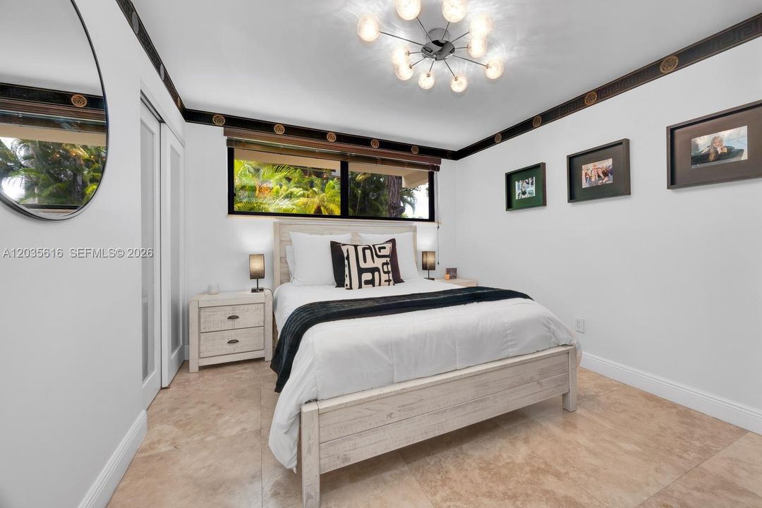 Lower-floor Bedroom