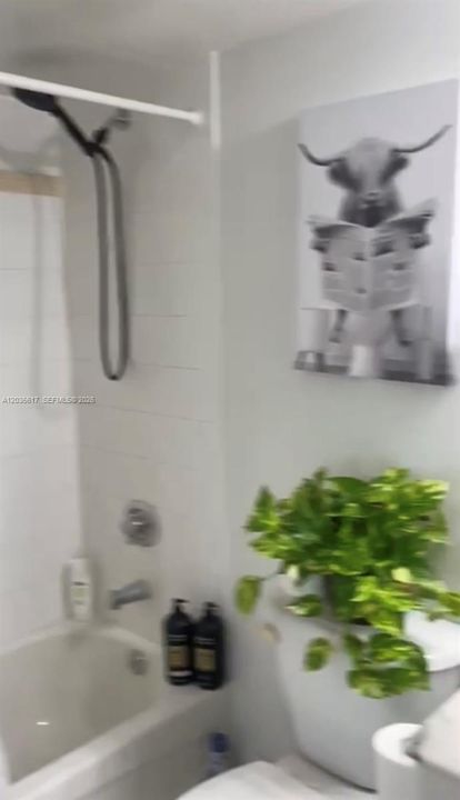 For Sale: $450,000 (1 beds, 1 baths, 825 Square Feet)