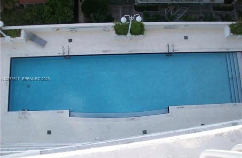 For Sale: $450,000 (1 beds, 1 baths, 825 Square Feet)