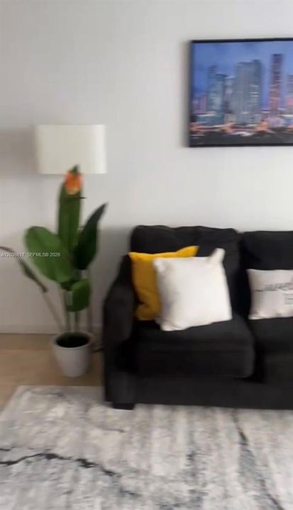 For Sale: $450,000 (1 beds, 1 baths, 825 Square Feet)