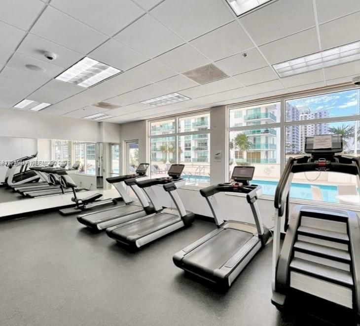 For Sale: $450,000 (1 beds, 1 baths, 825 Square Feet)