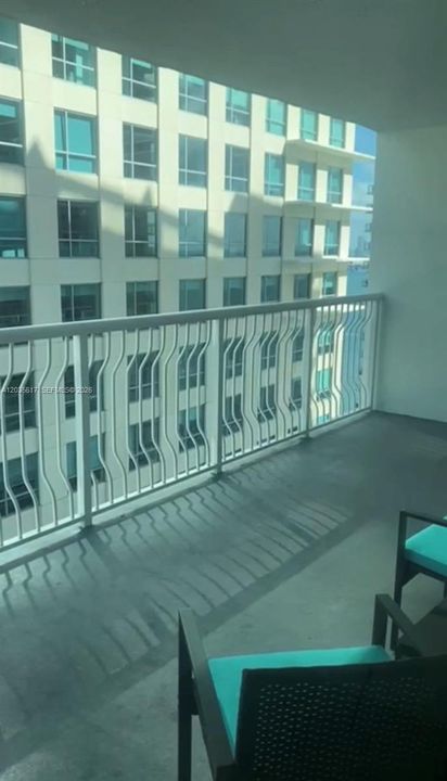 For Sale: $450,000 (1 beds, 1 baths, 825 Square Feet)