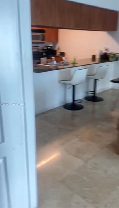 For Sale: $450,000 (1 beds, 1 baths, 825 Square Feet)