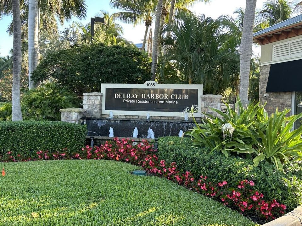 Delray Harbour Club front entrance