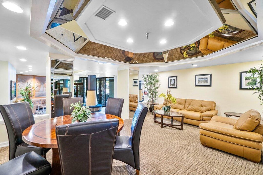 entrance foyer seating