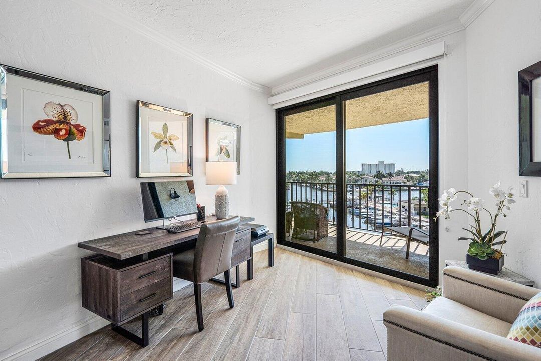 sitting area off guest suite