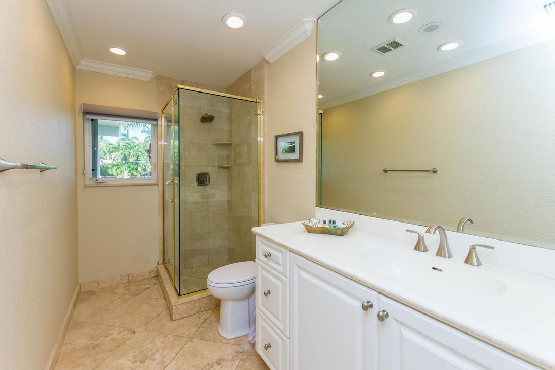 817 NE 71st St Boca Raton FL-large-043-0