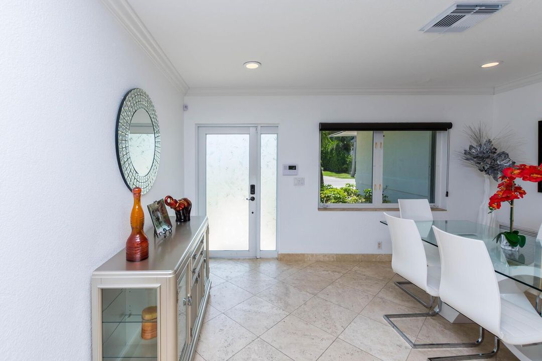 817 NE 71st St Boca Raton FL-large-009-0