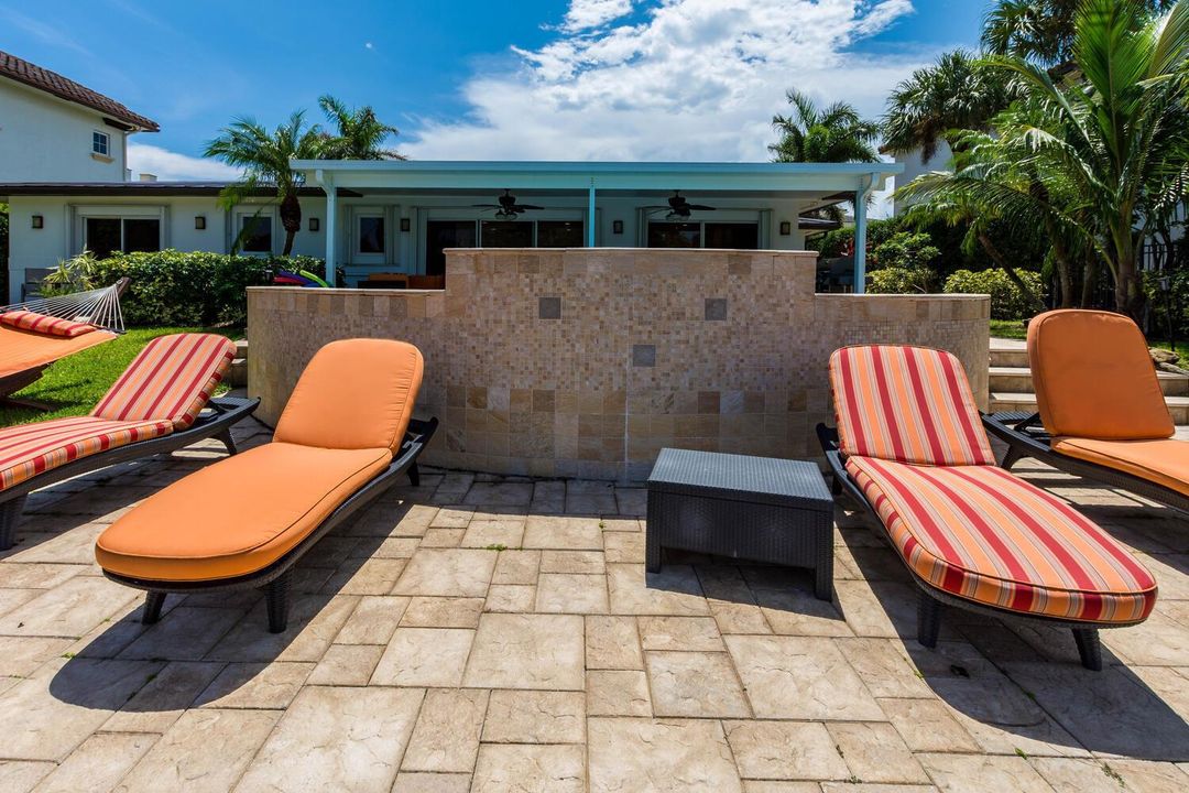 817 NE 71st St Boca Raton FL-large-073-0