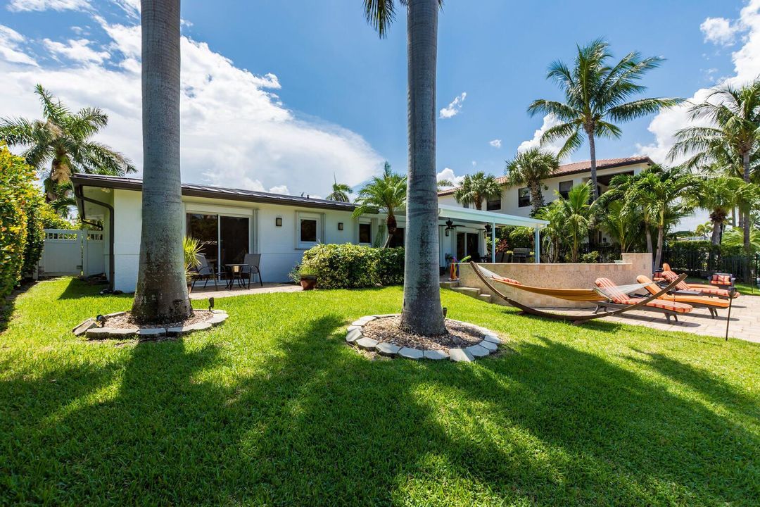817 NE 71st St Boca Raton FL-large-082-0