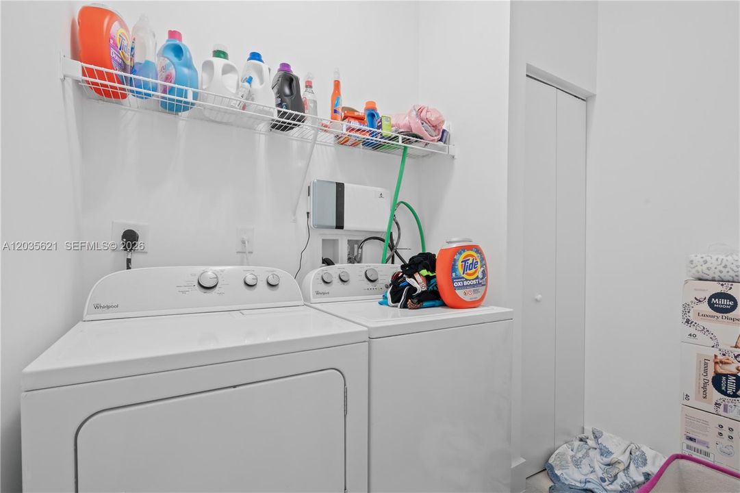 En Venta: $815,000 (3 camas, 3 baños, 1743 Pies cuadrados)