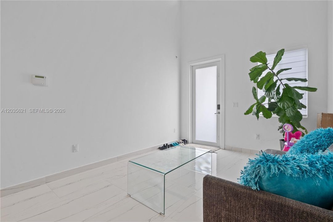 En Venta: $815,000 (3 camas, 3 baños, 1743 Pies cuadrados)