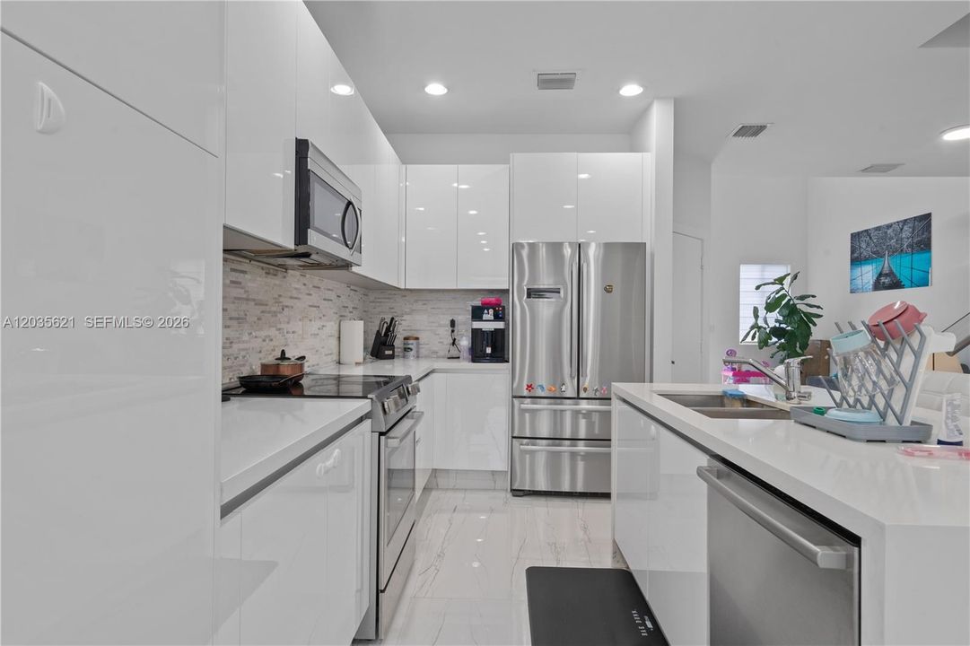 En Venta: $815,000 (3 camas, 3 baños, 1743 Pies cuadrados)