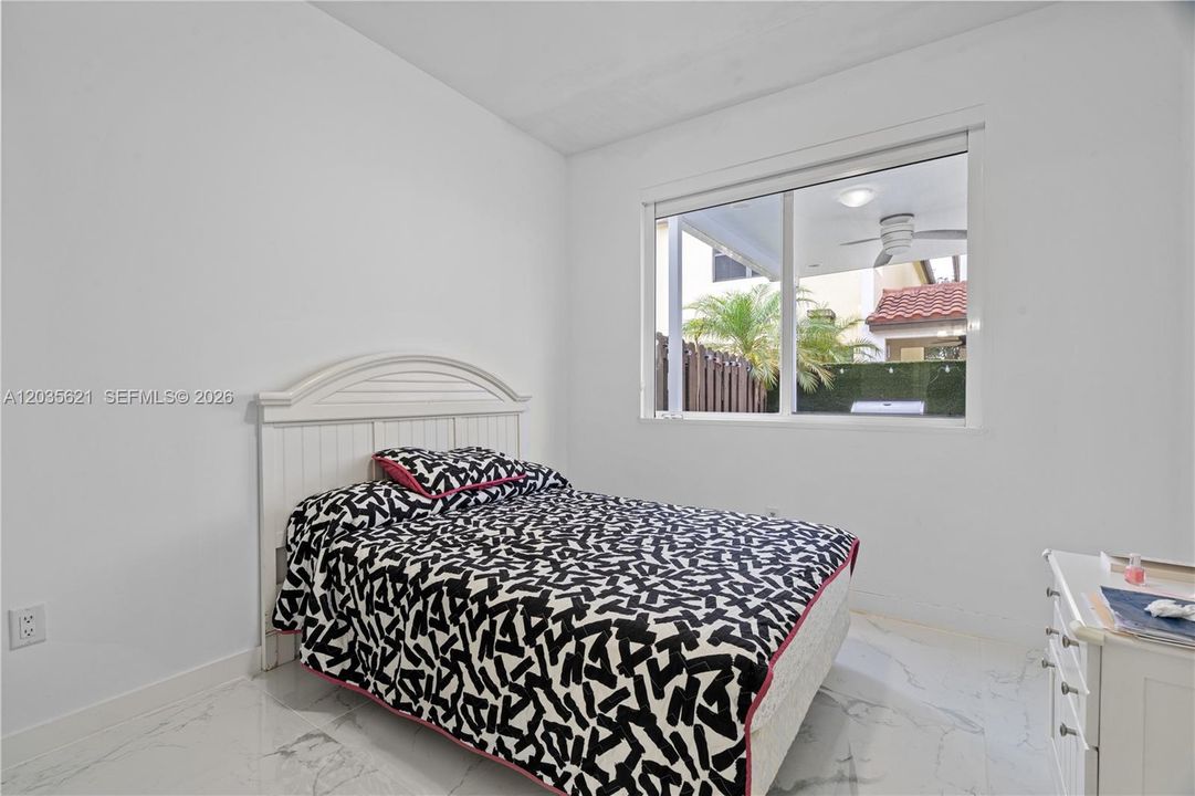 En Venta: $815,000 (3 camas, 3 baños, 1743 Pies cuadrados)