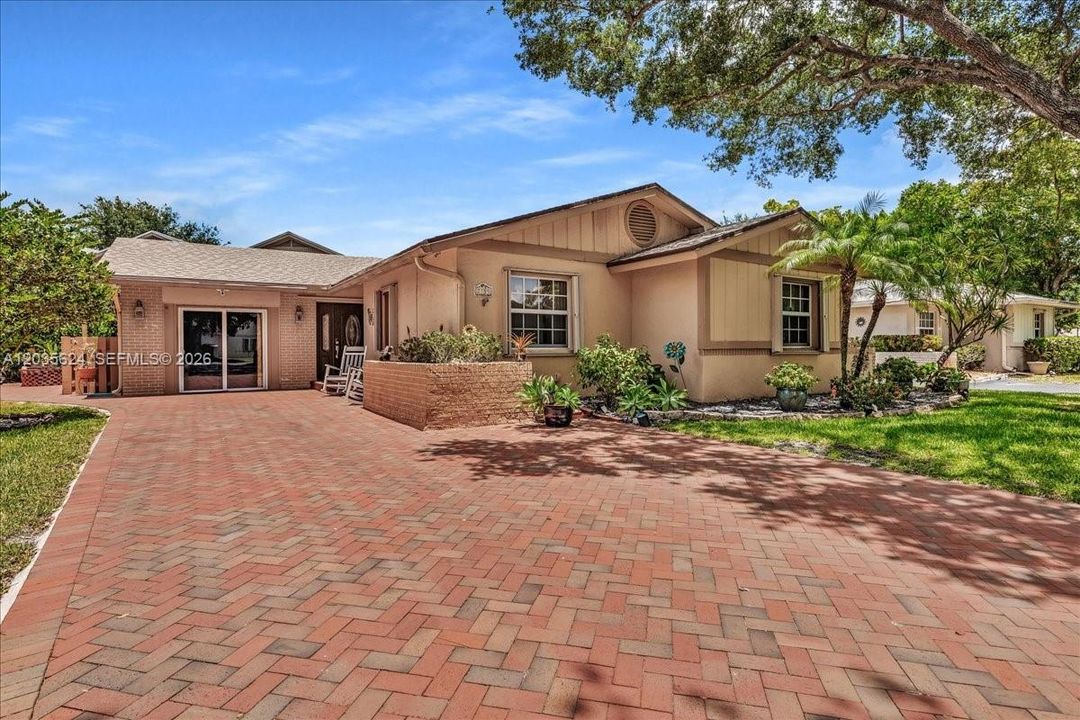 En Venta: $539,900 (4 camas, 2 baños, 1782 Pies cuadrados)