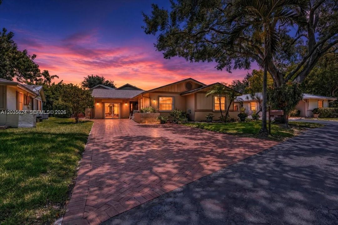En Venta: $539,900 (4 camas, 2 baños, 1782 Pies cuadrados)