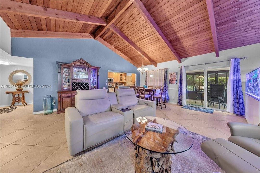 En Venta: $539,900 (4 camas, 2 baños, 1782 Pies cuadrados)