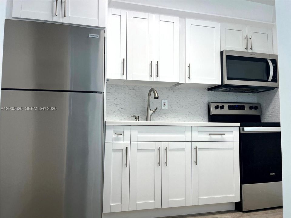 В аренду: $1,950 (1 спален, 1 ванн, 817 Квадратных фут)