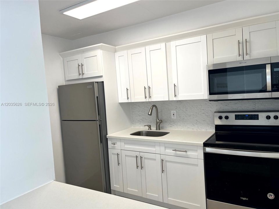 В аренду: $1,950 (1 спален, 1 ванн, 817 Квадратных фут)