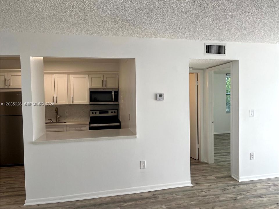 В аренду: $1,950 (1 спален, 1 ванн, 817 Квадратных фут)