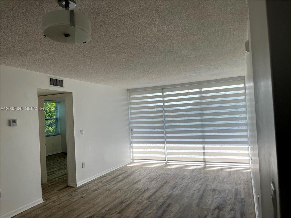 В аренду: $1,950 (1 спален, 1 ванн, 817 Квадратных фут)