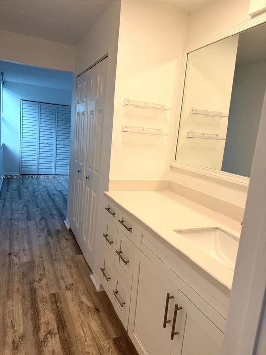 В аренду: $1,950 (1 спален, 1 ванн, 817 Квадратных фут)