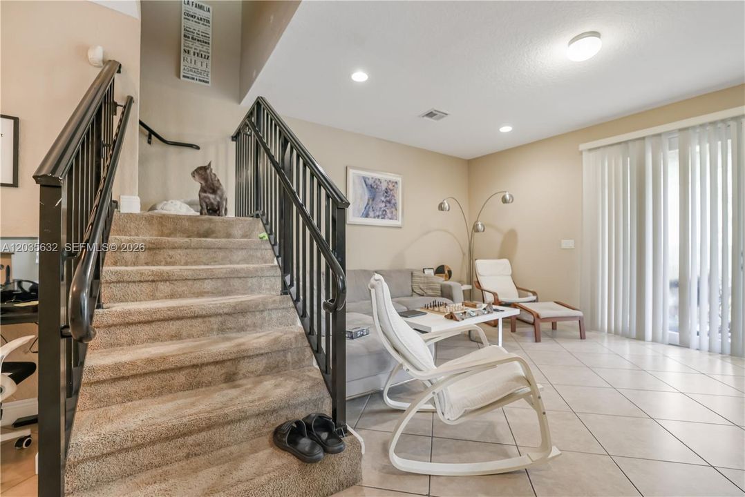 For Rent: $3,500 (3 beds, 2 baths, 2293 Square Feet)