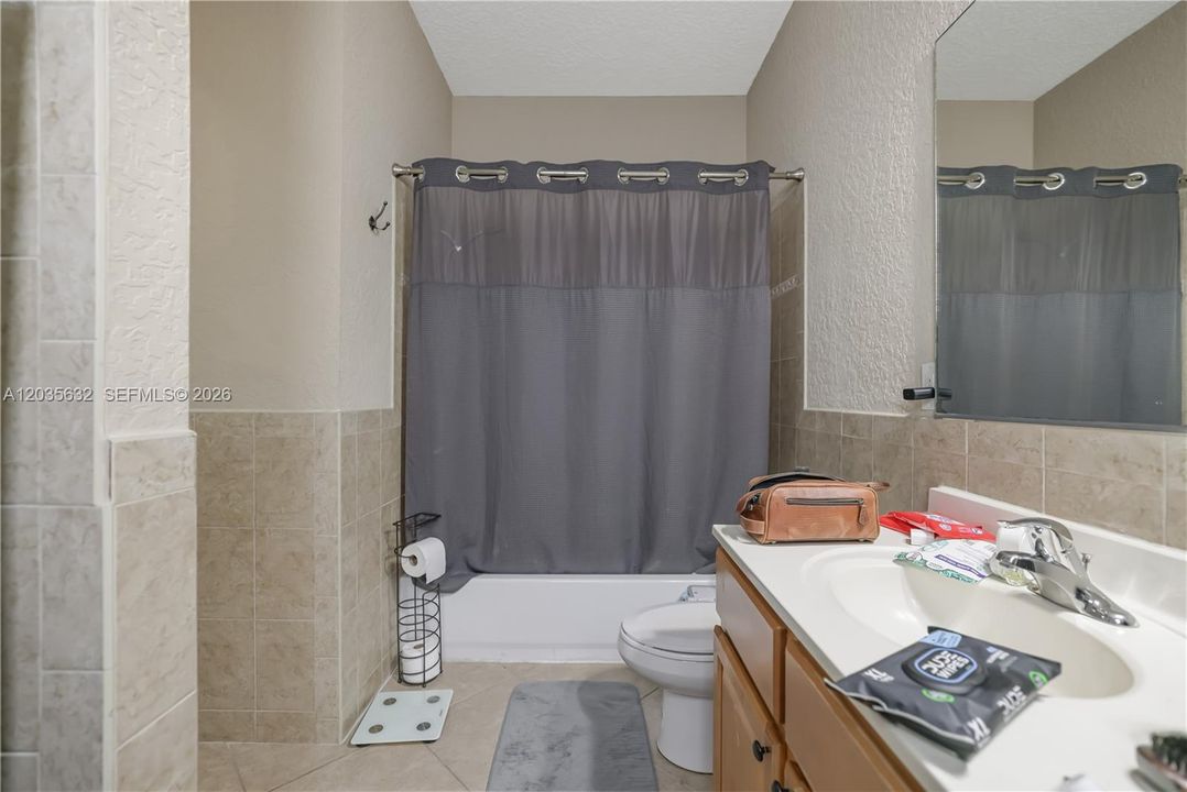For Rent: $3,500 (3 beds, 2 baths, 2293 Square Feet)