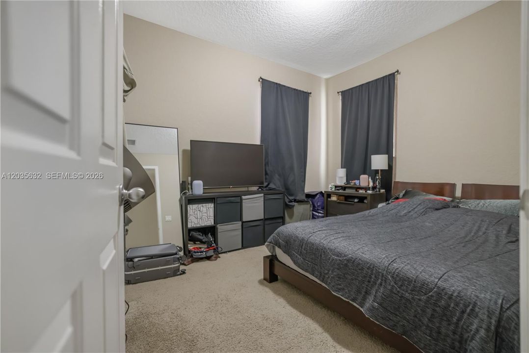 For Rent: $3,500 (3 beds, 2 baths, 2293 Square Feet)