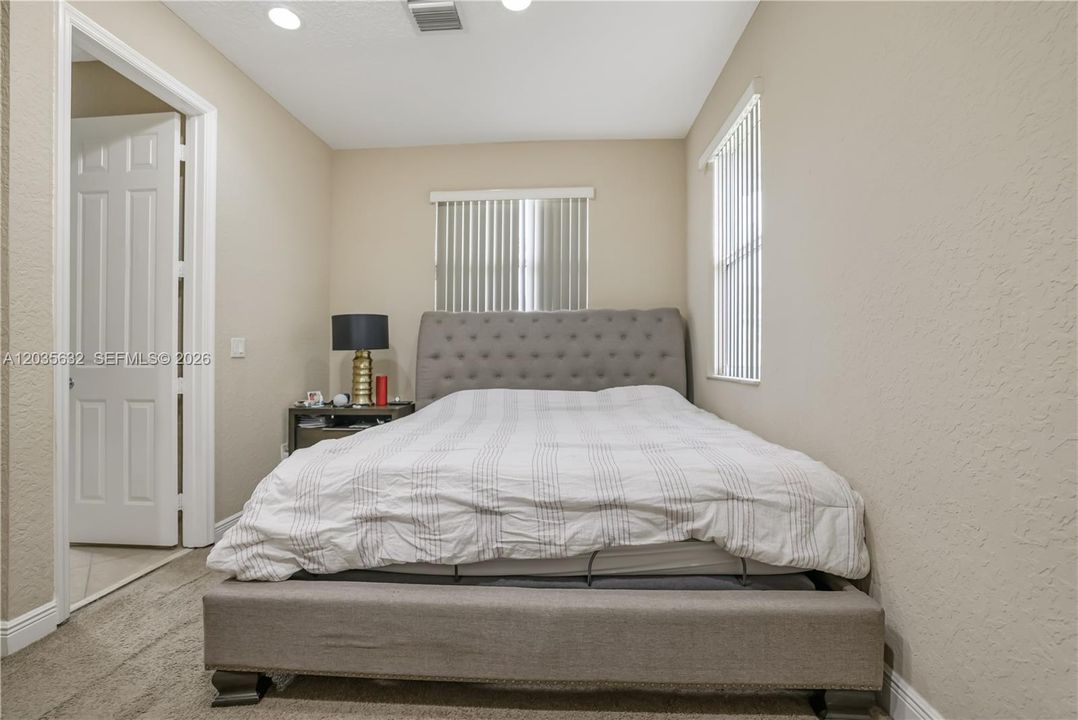 For Rent: $3,500 (3 beds, 2 baths, 2293 Square Feet)