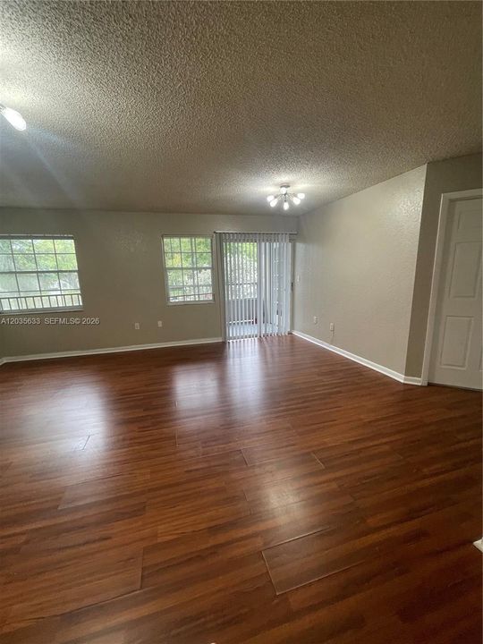 В аренду: $2,295 (2 спален, 2 ванн, 992 Квадратных фут)