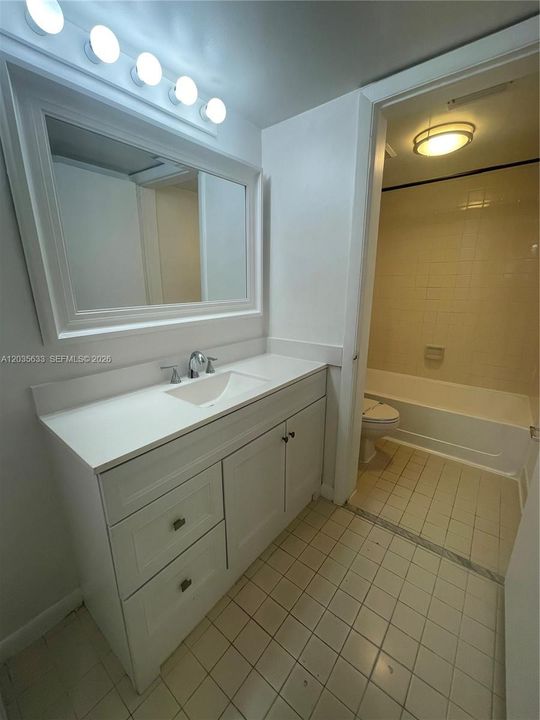 В аренду: $2,295 (2 спален, 2 ванн, 992 Квадратных фут)