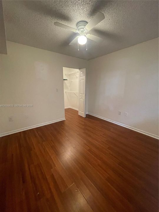 В аренду: $2,295 (2 спален, 2 ванн, 992 Квадратных фут)