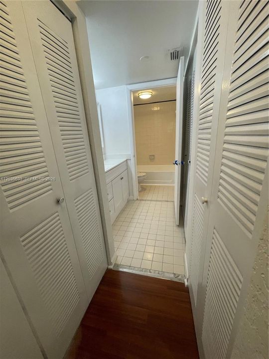 В аренду: $2,295 (2 спален, 2 ванн, 992 Квадратных фут)