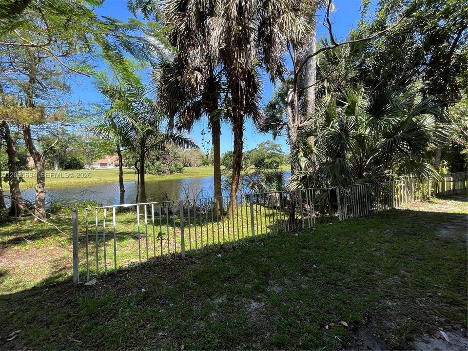 For Rent: $2,325 (3 beds, 2 baths, 1170 Square Feet)