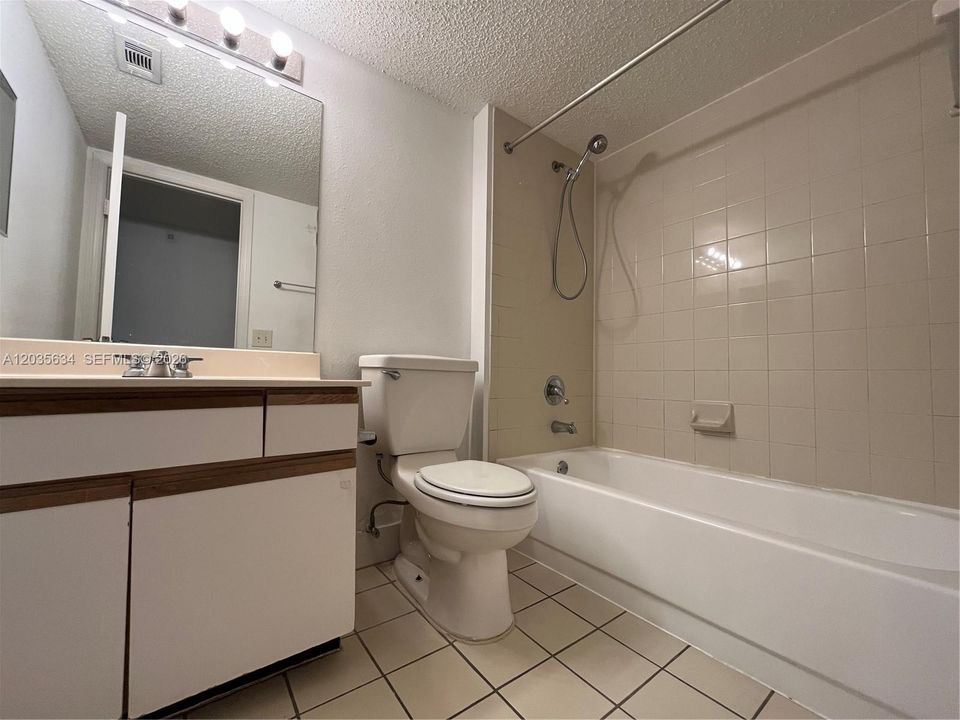 For Rent: $2,325 (3 beds, 2 baths, 1170 Square Feet)