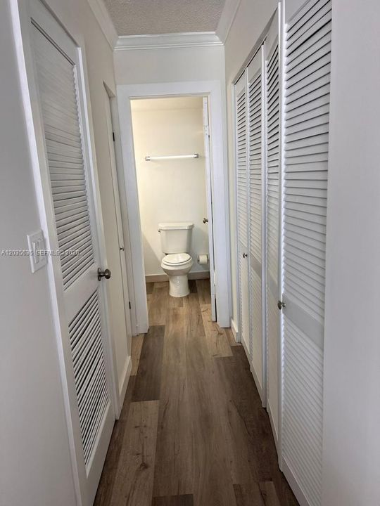 For Sale: $346,800 (1 beds, 1 baths, 900 Square Feet)