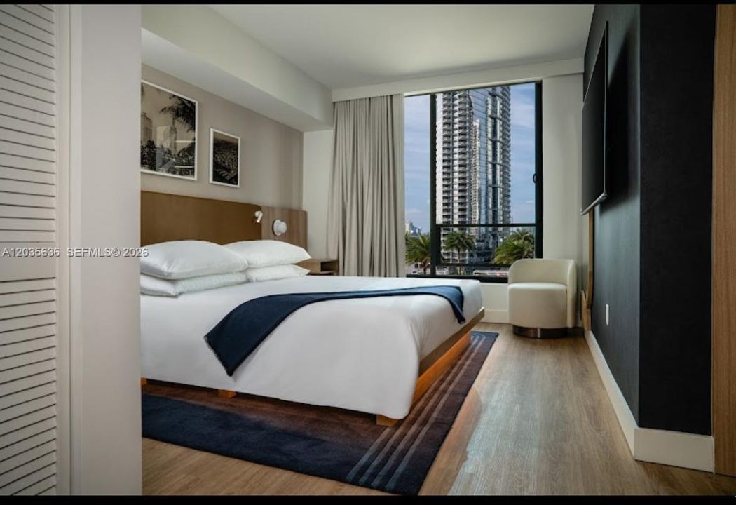 For Sale: $399,000 (0 beds, 1 baths, 410 Square Feet)