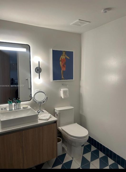 For Sale: $399,000 (0 beds, 1 baths, 410 Square Feet)