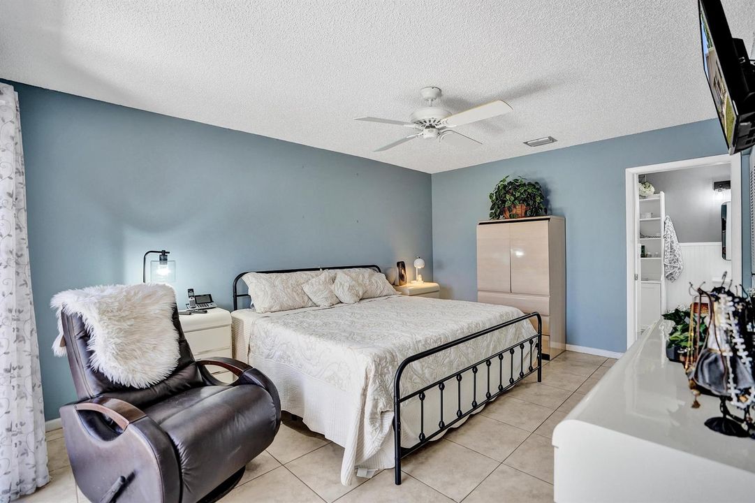 2915 NW 12th Street, D